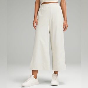 Lululemon Pants - Size Small